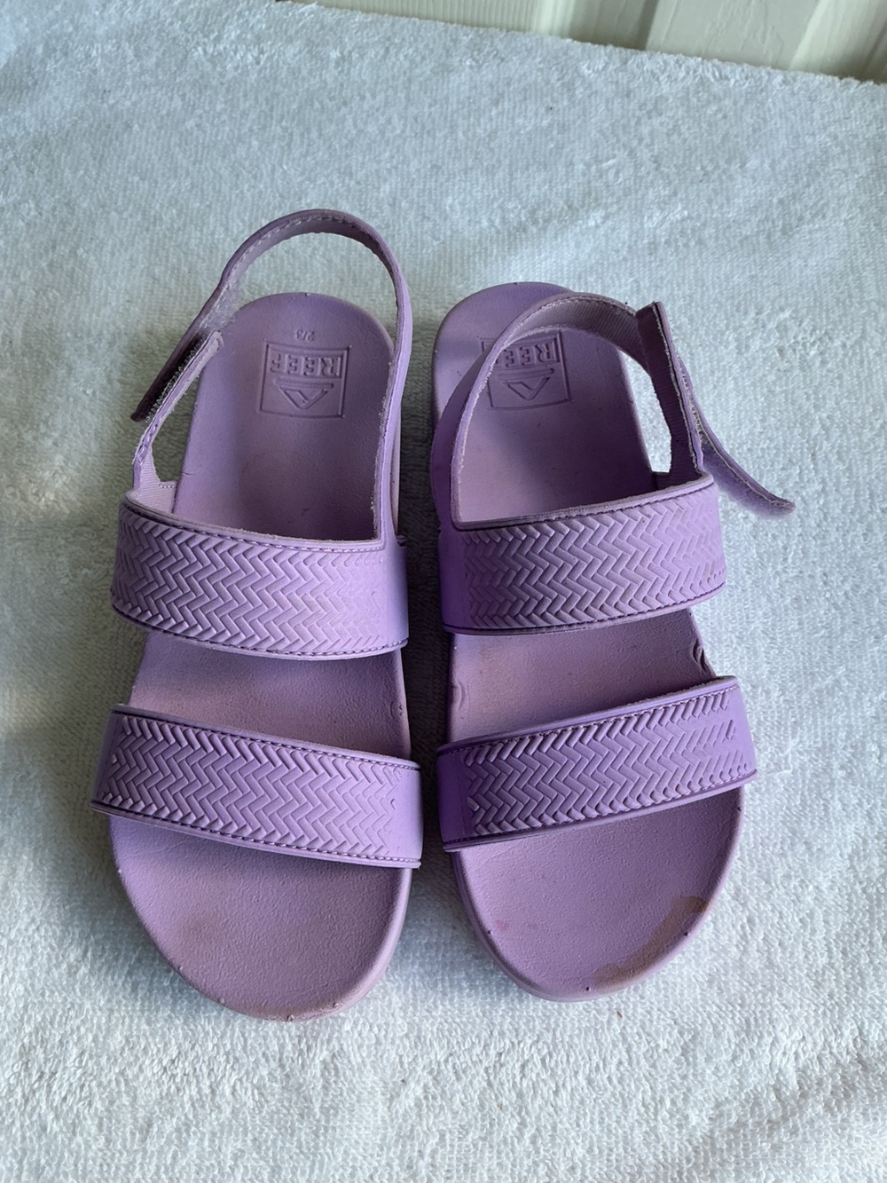 Reef Kids Lavender Velcro Strap Sandals *